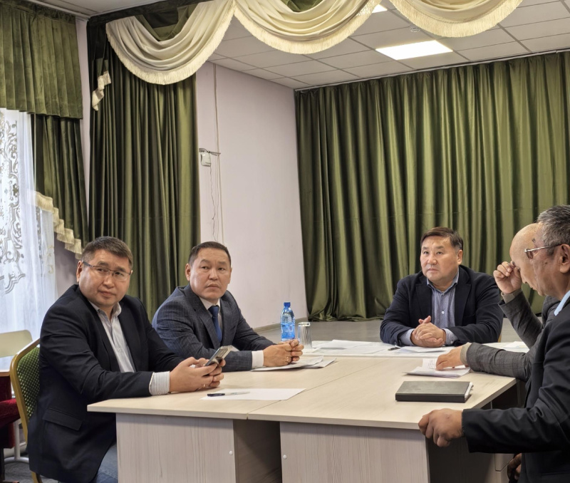 Владислав Ховалыг отметил прогресс в образовательной и культурной сферах Тес-Хемского района