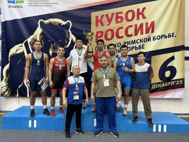 Сборная команда Тувы по спортивной борьбе (спорт глухих) стала серебряным призером Кубка России