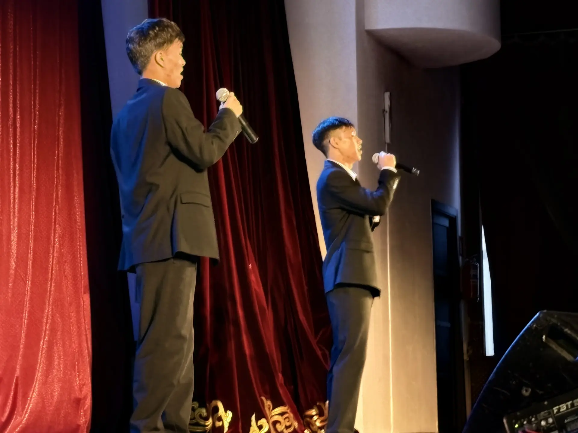 «Всё для Победы!»: благотворительный ретро-концерт стал частью большой гуманитарной миссии