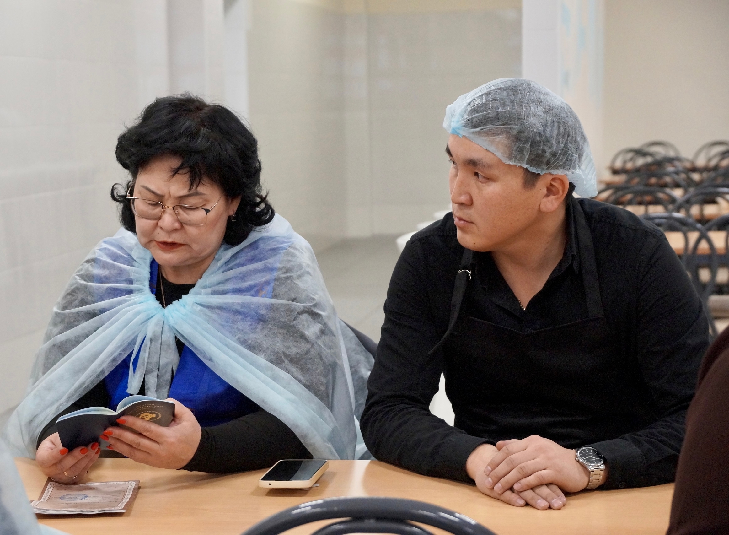 ДепутатыХурала представителей города Кызыла совместно с Департаментом по образованию и мэрией города Кызыла провели очередную проверку качества организации горячего питания во всех муниципальных общеобразовательных учреждениях города Кызыла