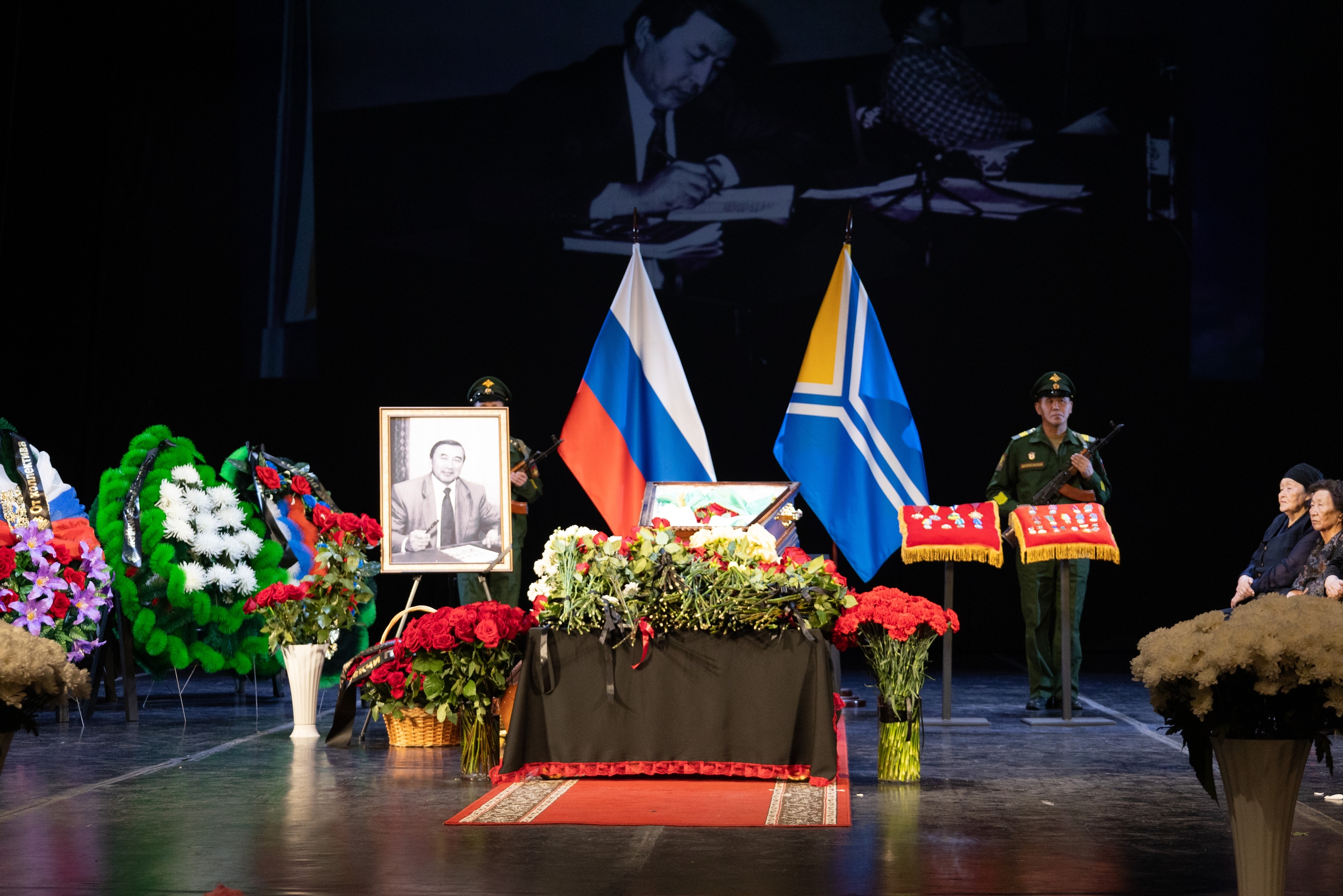 В Кызыле прошла церемония прощания с первым Президентом Тувы Шериг-оолом Ооржаком