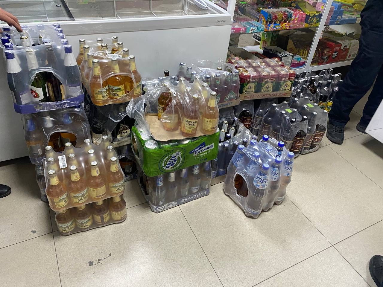 На прошлой неделе из магазинов города было изъято 323,22 литра алкогольной продукции На прошлой неделе из магазинов города было изъято 323,22 литра алкогольной продукции