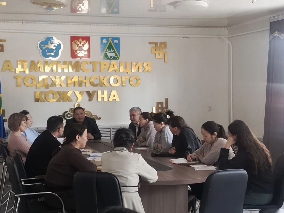 Директором государственного автономного учреждения «Агентство инвестиционного развития Республики Тыва», представитель Министерства экономического развития и промышленности Республики Тыва провел встречу с предпринимателями Тоджинского кожууна Республики 