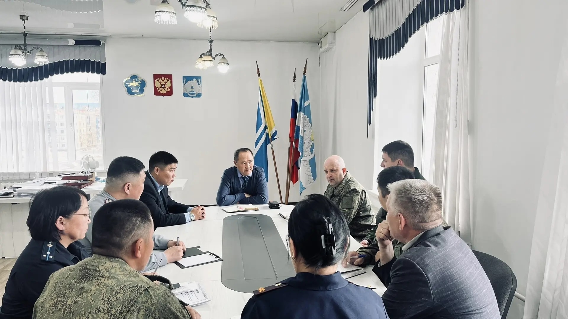 Рабочий визит в Улуг-Хемский кожуун: обсуждение вопросов службы по контракту