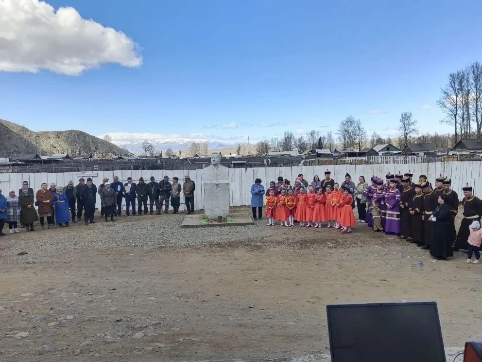 В селе Шуй установлен памятник композитору Алексею Чыргал-оолу