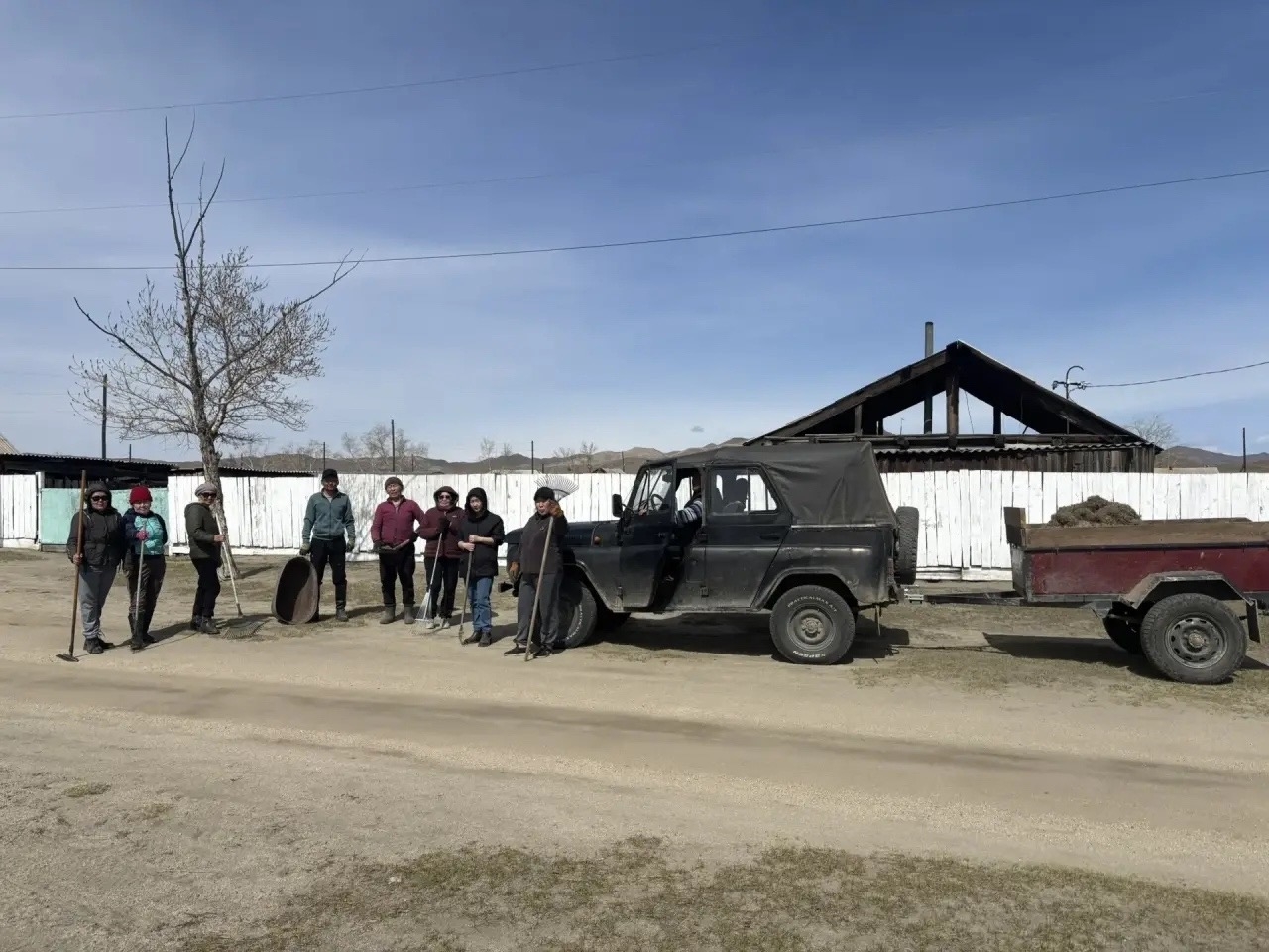 В Год созидательного труда и семейных ценностей в Республике коллектив детского сада «Солнышко» села Морен навестил ветерана