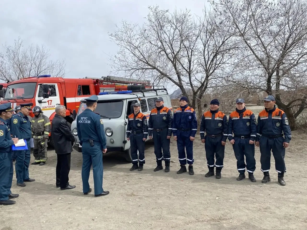 Сегодня в Улуг-Хемском районе прошли масштабные командно-штабные учения, в ходе которых администрация района и силы территориальной подсистемы РСЧС отрабатывали алгоритмы ликвидации чрезвычайных ситуаций, с акцентом на сценарий перехода ландшафтных возгор