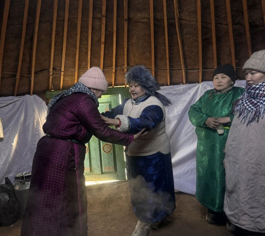 ЧОЛУКШУЛГА<p>Шагаа байырлалы таварыштыр чолукшуп, ал-боттарынга,кан-дег кадыкшылды,кежик-чолду, <p>долу аас-кежикти,чедиишкиннерни,аал-ораныңга амыр-тайбың амыдыралды Чаа-Хол кожууннун баштыны Арина Чамбал толээлекчилер Хуралынын депутаттарынын мурнундан ЧОЛУКШУЛГА<p>Шагаа байырлалы таварыштыр чолукшуп, ал-боттарынга,кан-дег кадыкшылды,кежик-чолду, <p>долу аас-кежикти,чедиишкиннерни,аал-ораныңга амыр-тайбың амыдыралды Чаа-Хол кожууннун баштыны Арина Чамбал толээлекчилер Хуралынын депутаттарынын мурнундан