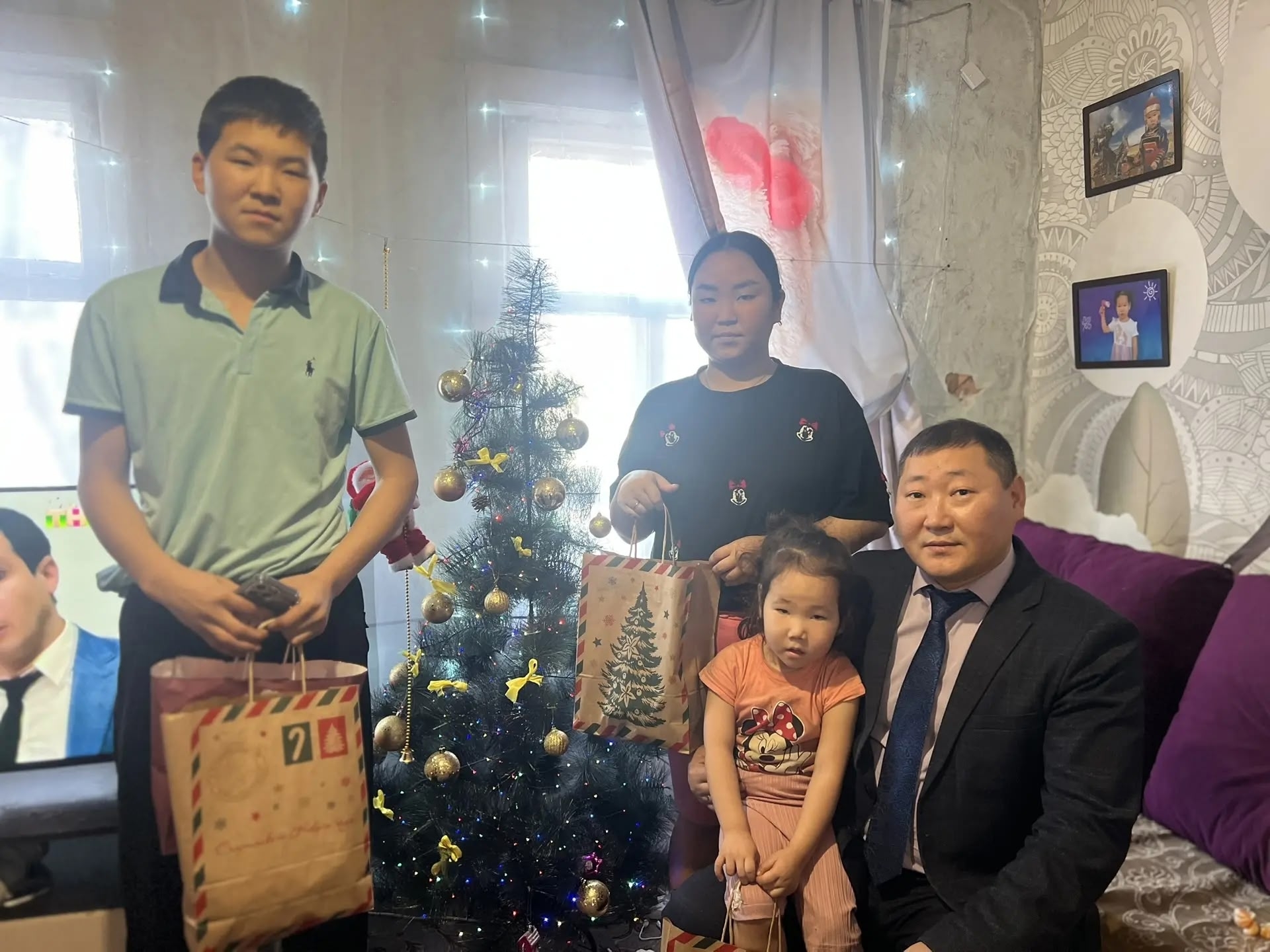 С радостью сообщаю, что добрая традиция «Ёлка желаний» продолжает жить и радовать наших детей