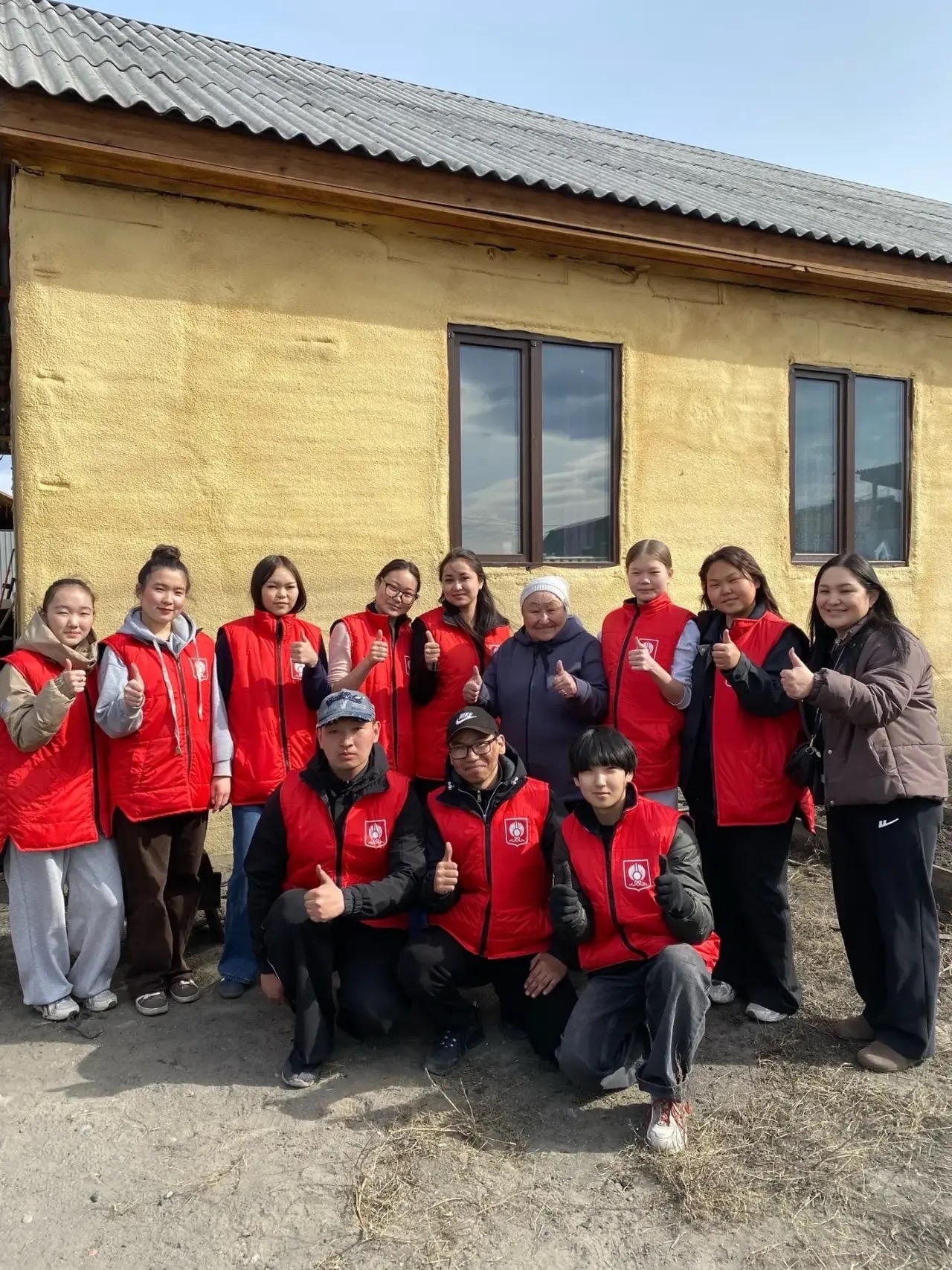 Отдел молодёжной политики мэрии Кызыла и волонтёры продолжают оказывать помощь участникам СВО и их семьям