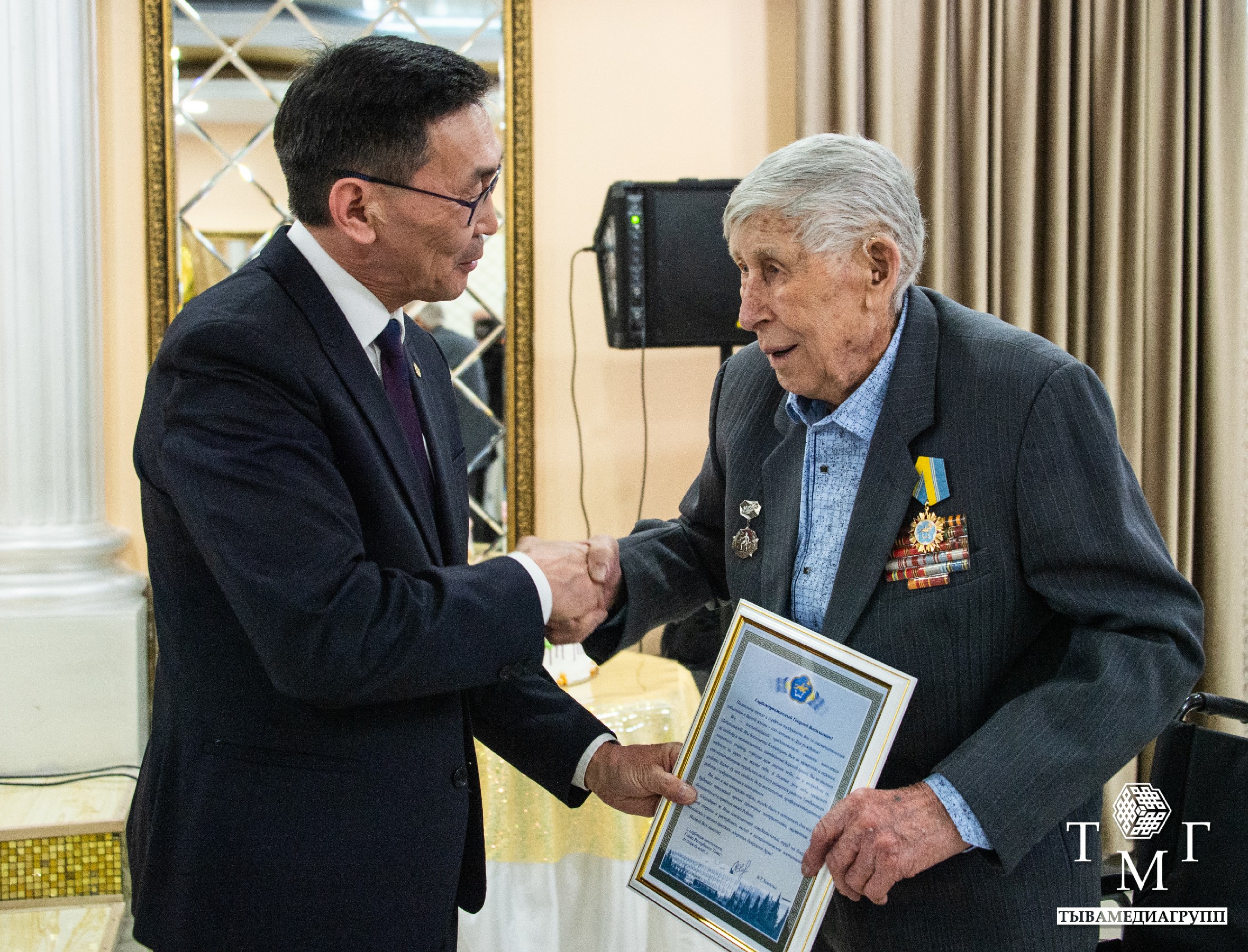 Георгия Абросимова наградили Орденом Республики Тыва