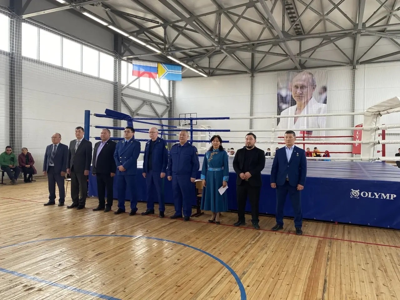 21 апреля в спортивном зале Государственного бюджетного учреждения дополнительного образования Республики Тыва «Спортивная школа Эрзинского кожууна» прошло торжественное открытие Республиканского турнира по боксу. Этот турнир, пронизанный духом памяти и у