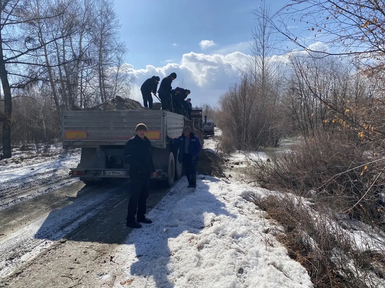 Ликвидация последствий паводка на дороге к селу Аянгаты