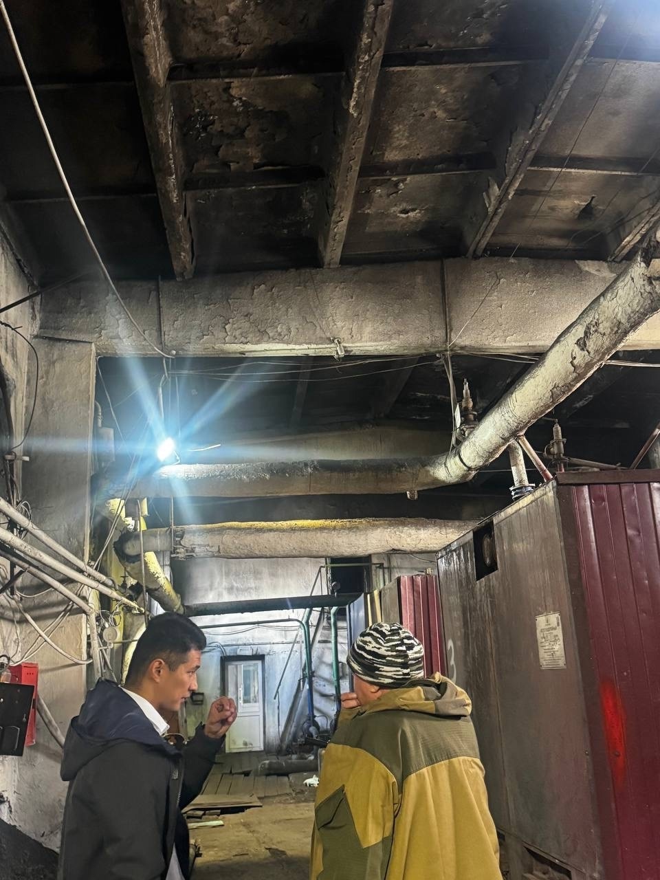 В рамках проверки готовности объектов теплоснабжения к зимнему сезону и оценки состояния топливных складов первый заместитель министра топлива и энергетики Республики Тыва Чуглур Суге-Маадыр Кумзат-оолович совершил рабочую поездку в село Сарыг-Сеп и Бай-Х