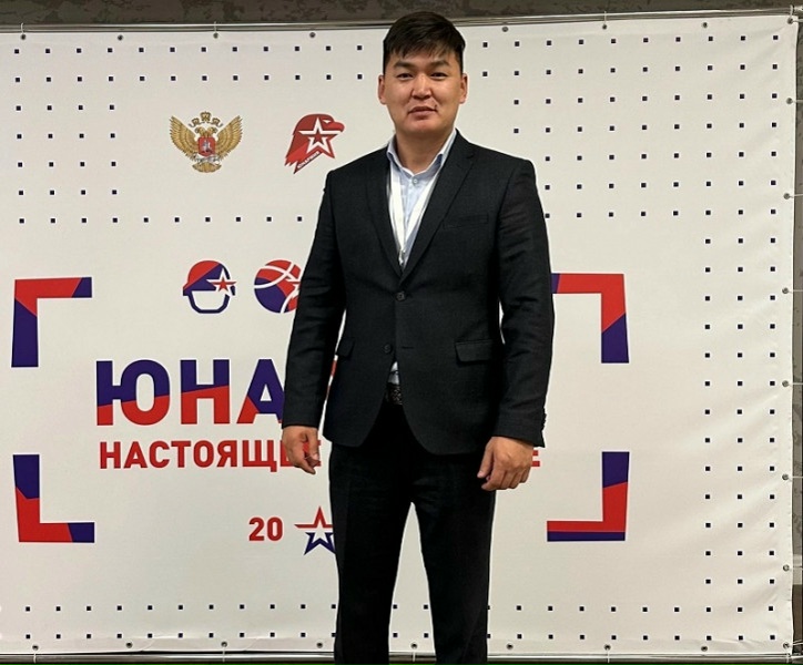 Начальник регионального штаба Всероссийского военно-патриотического движения «Юнармия» Айдын Шивидек отметил, что отчёт Правительства Тувы за 2025 год показал системную и поступательную работу в сфере образования республики
