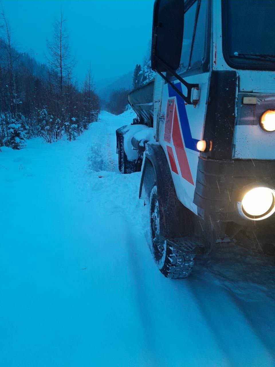 В Туве продолжаются работы по зимнему содержанию дорог