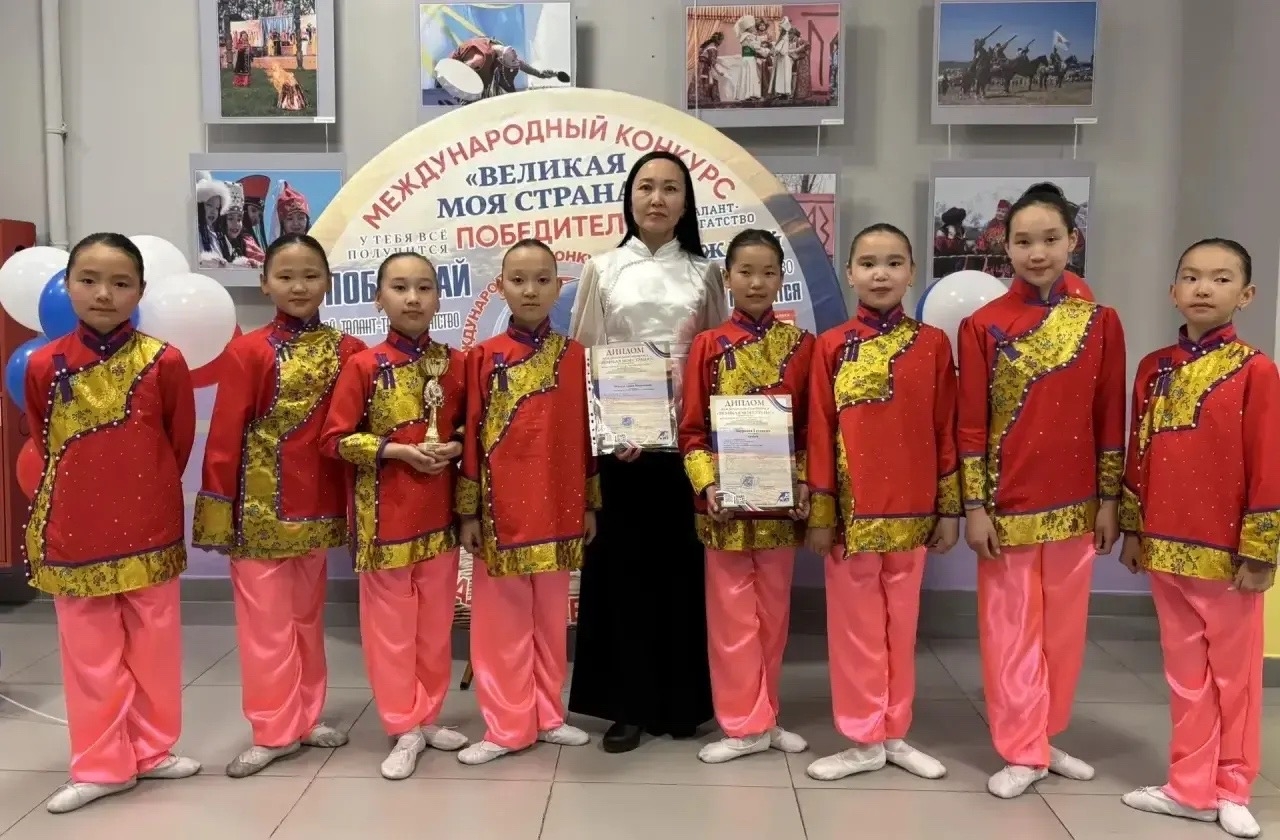 От всей души поздравляем хореографический ансамбль «Арабеск» и его талантливого руководителя Монгуш Арину Михайловну с блестящей победой