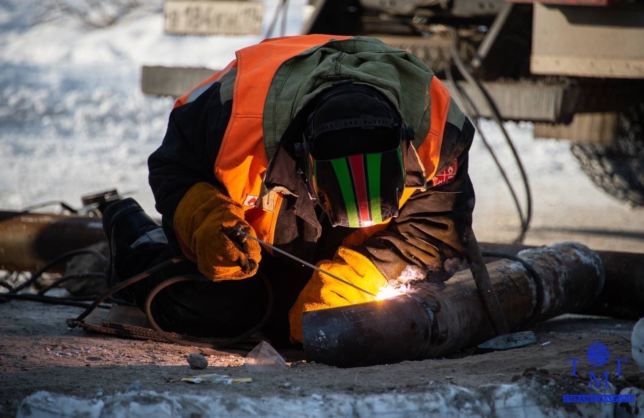 По ходу отчета Владислав Ховалыг рассказал о работе по развитию жилищно-коммунального комплекса республики