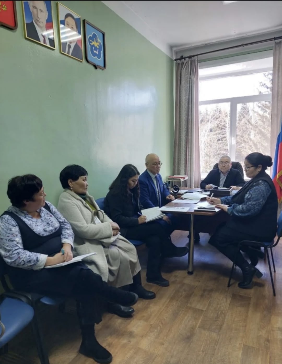 В Хурале представителей Каа-Хемского кожууна состоялась рабочая встреча Главы Е