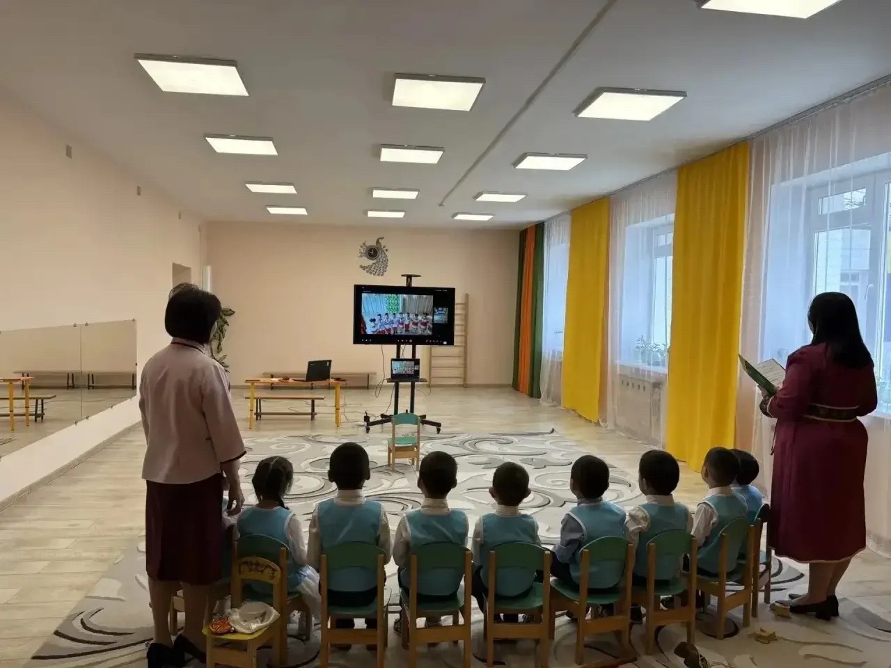 Дошкольников Тувы и Екатеринбурга объединил межрегиональный телемост