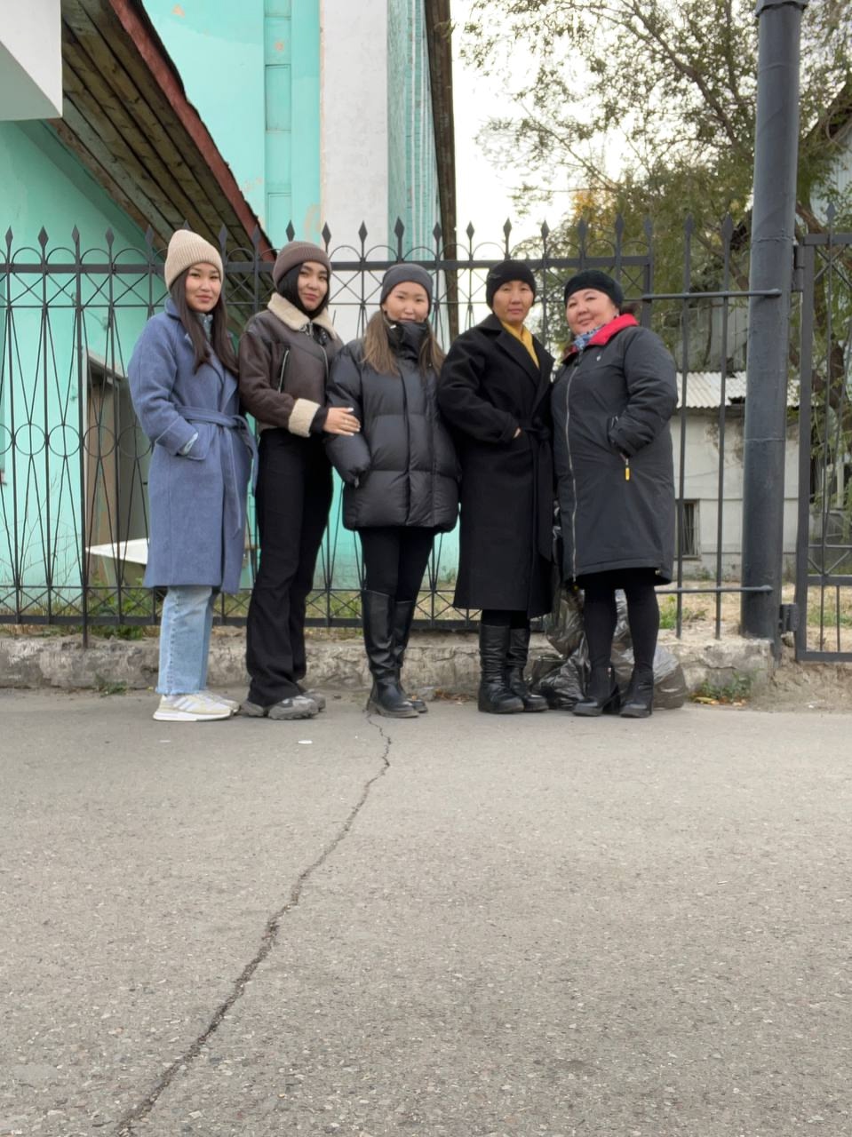 Сегодня Служба ГЖИ и СН РТ приняли участие в уборке на вверенной ей территории.