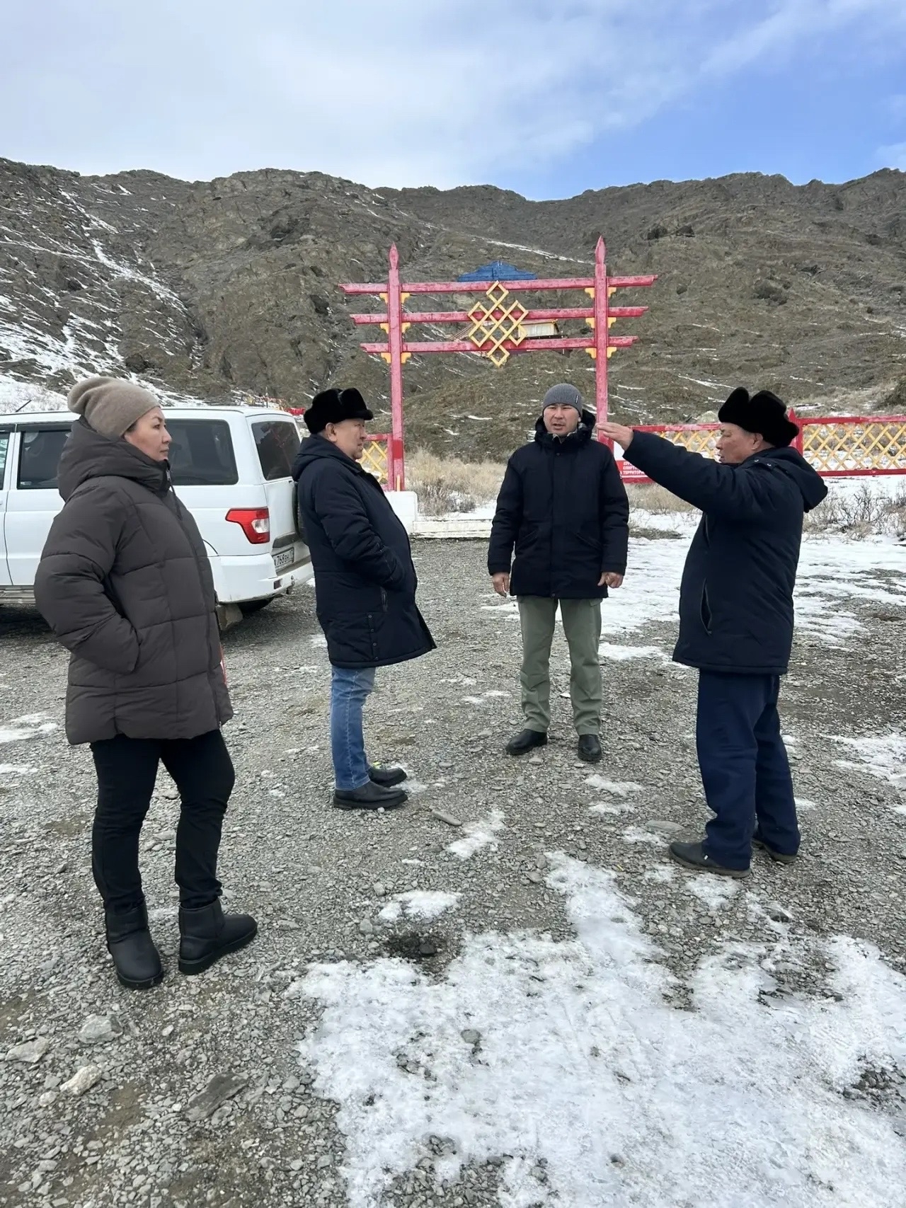 В Чаа-Хольском районе проверили подготовку к буддийскому форуму