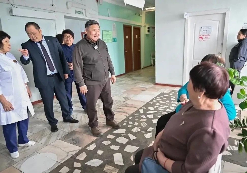 В Шагонаре посетил Улуг-Хемский межкожуунный медицинский центр имени Арыш-оола Балгана