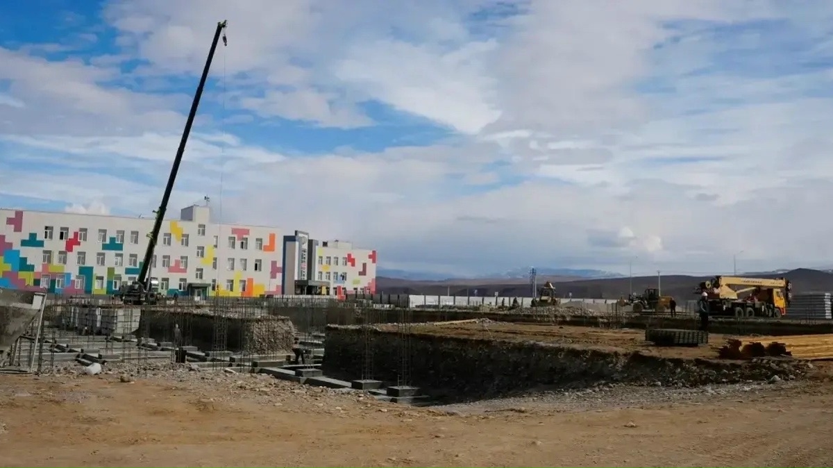 Владислав Ховалыг проинспектировал ход строительства социальных объектов в микрорайоне Вавилинский затон в Кызыле