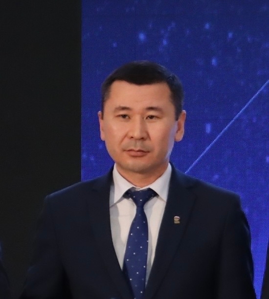 С днём рождения сегодня поздравляем Одегей Аркадия Валерьевича — председателя администрации Чаа-Хольского кожууна
