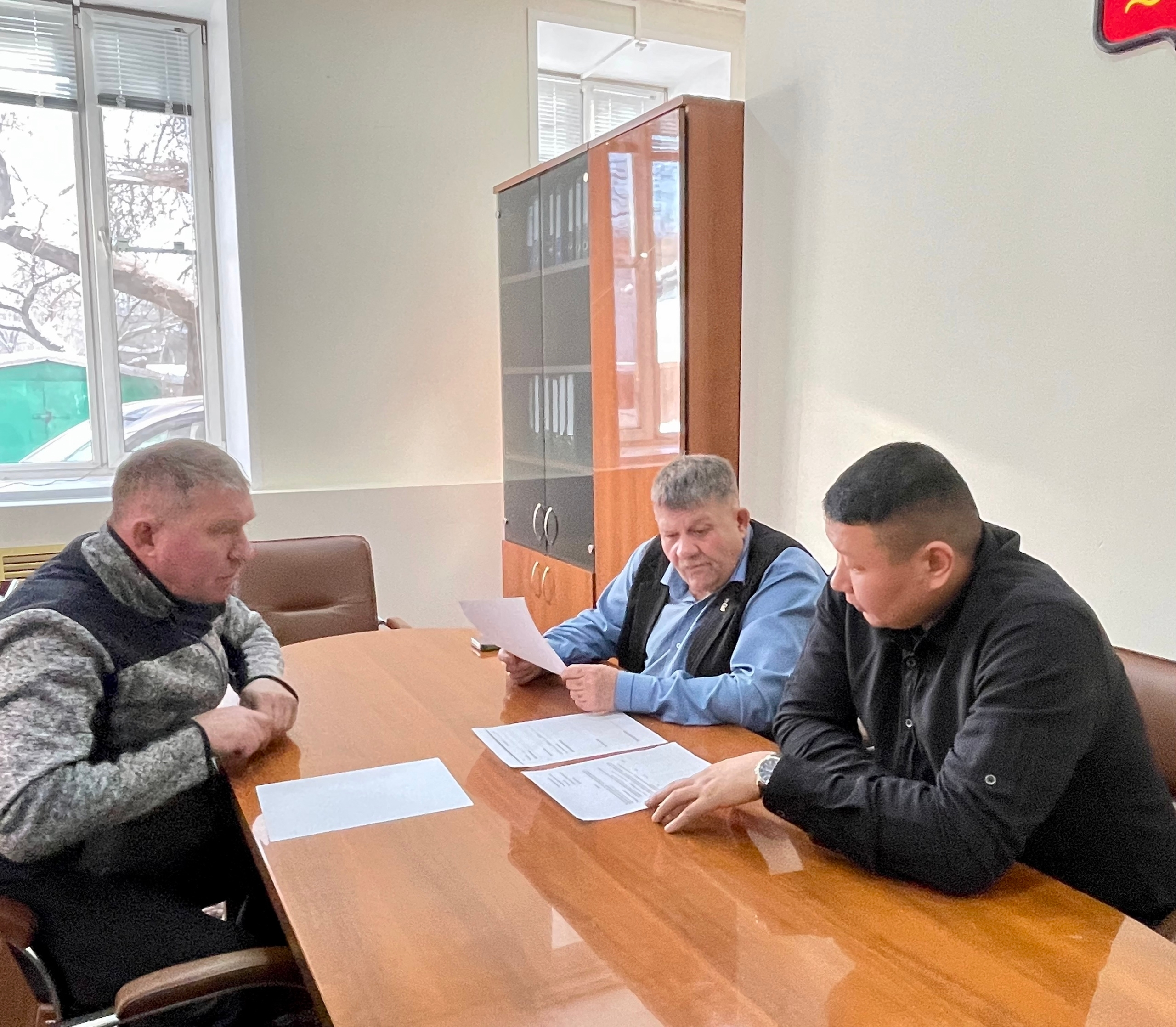 Продолжается недельная акция приёма граждан<p>Сегодня 04 февраля 2026 года личный приём граждан в Общественной приёмной Хурала представителей города Кызыла провели депутаты Сергей Белоусов и Айдын Серен-оол Продолжается недельная акция приёма граждан<p>Сегодня 04 февраля 2026 года личный приём граждан в Общественной приёмной Хурала представителей города Кызыла провели депутаты Сергей Белоусов и Айдын Серен-оол