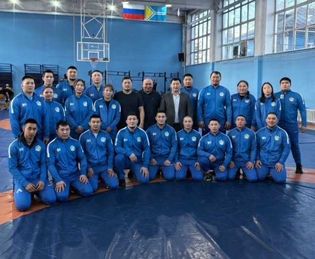 Сборная Тувы по сумо отправилась на Чемпионат России
