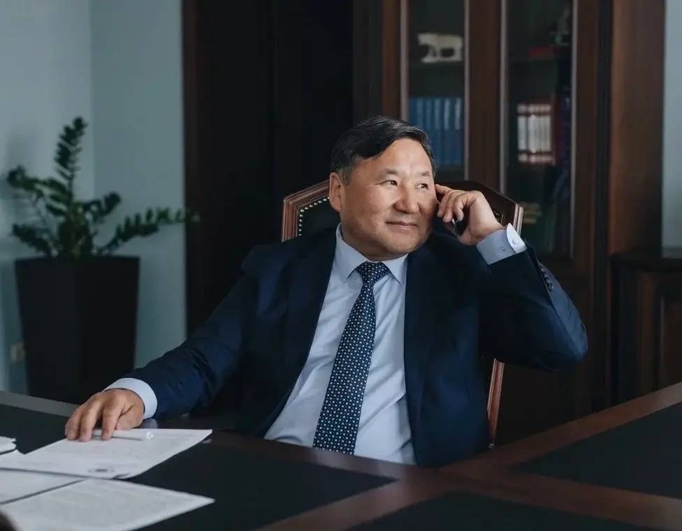 По телефону поздравил нашего земляка, космонавта-испытателя [vk