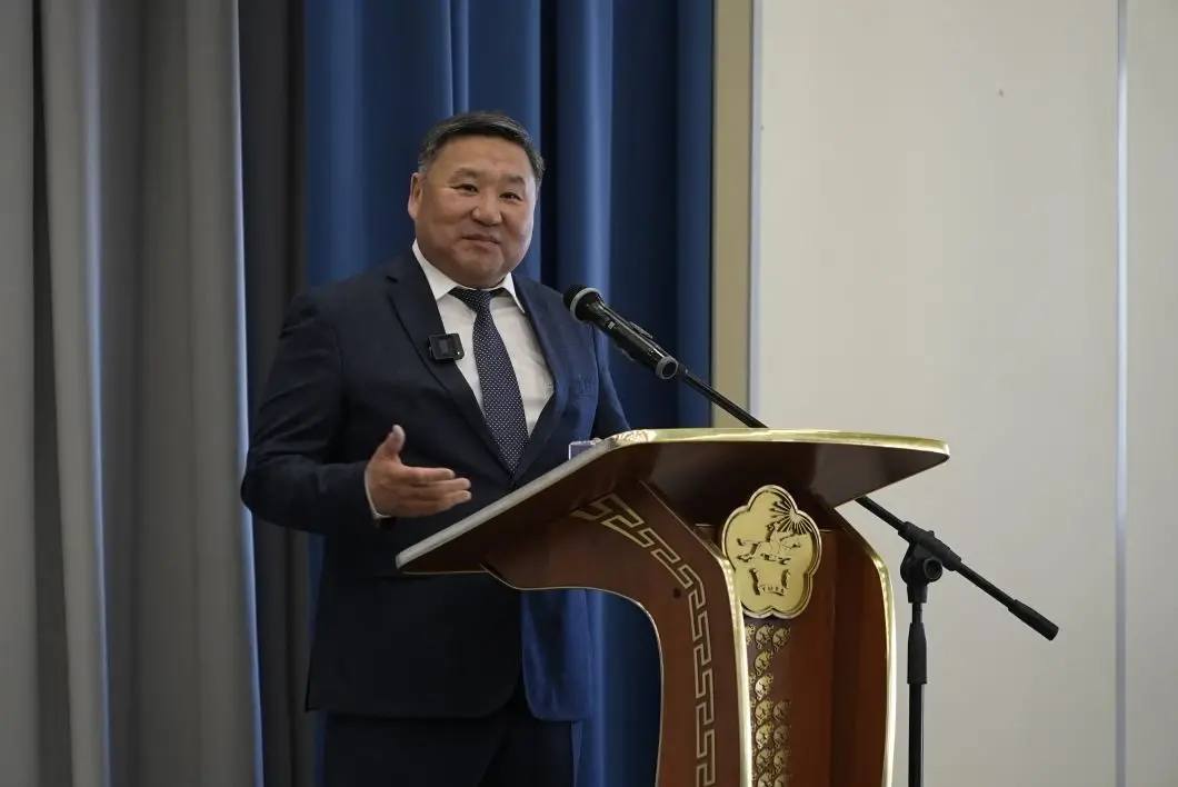 Владислав Ховалыг: «Муниципальная власть — фундамент всей системы, она ближе всего к народу»