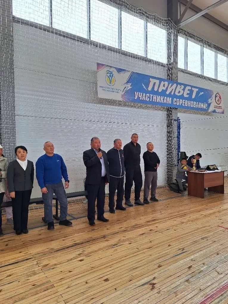 Сегодня в нашем Эрзинском кожууне состоялось торжественное открытие переходящего кубка «Родной кожуун»