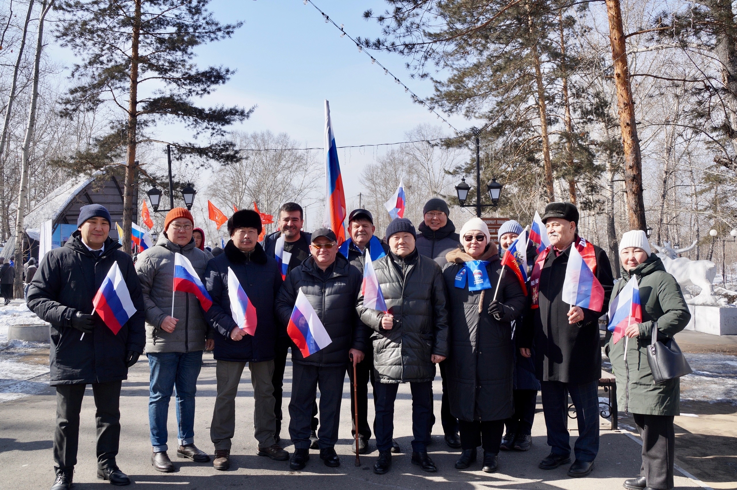Сегодня, в День воссоединения Крыма с Россией, депутаты Хурала представителей города Кызыла приняли участие в торжественном мероприятии, посвящённом памятной дате