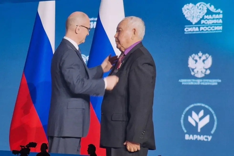 Ветеран муниципальной службы Тувы Виктор Пюрюна награждён Орденом «За заслуги перед Отечеством» II степени