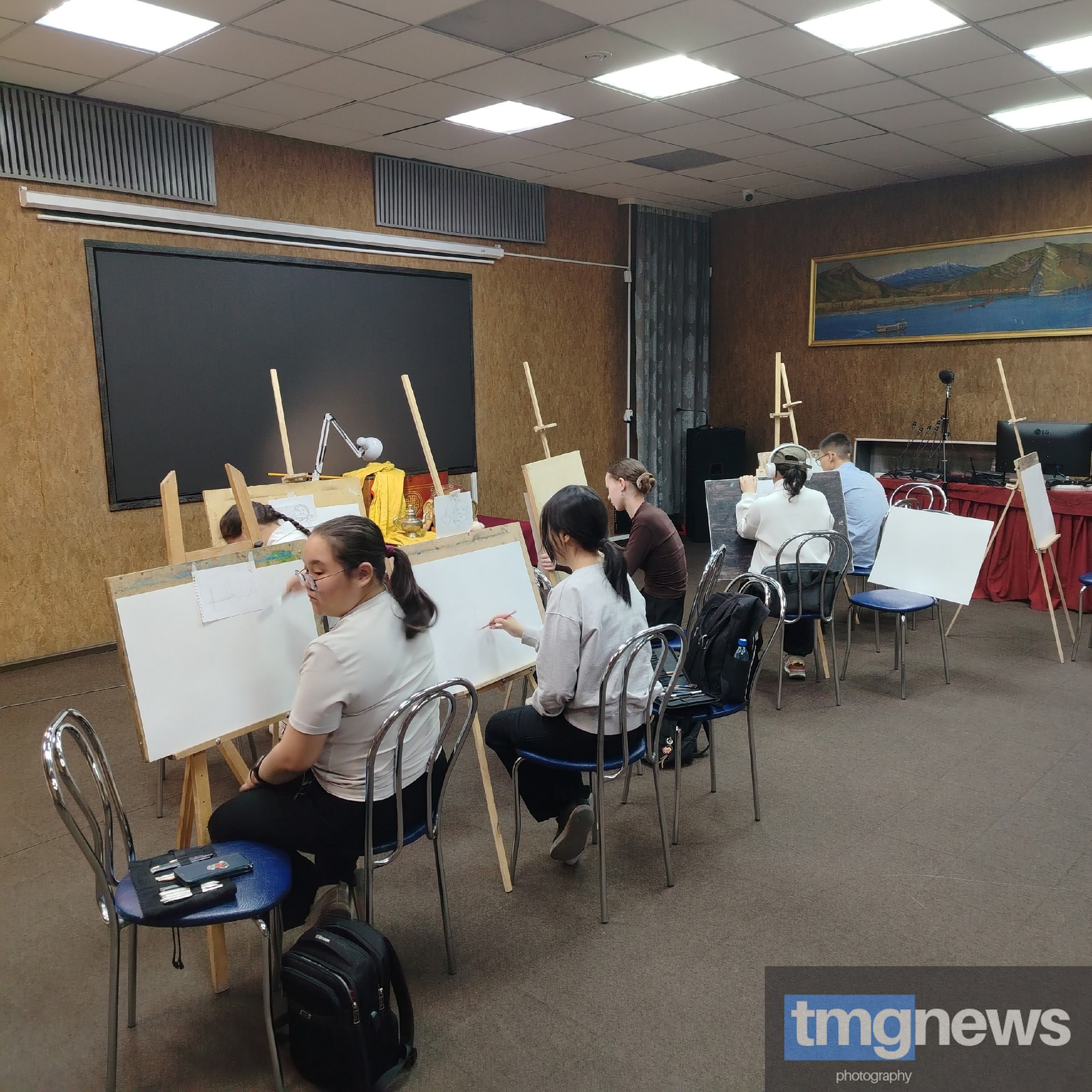 В Кызыле стартовал XXIX конкурс «Золотая кисть»