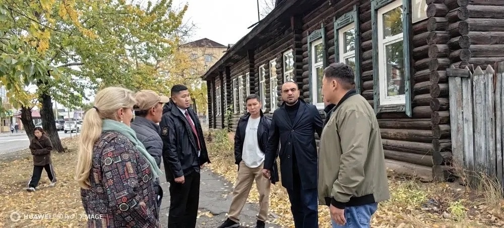 Сенатором Российской Федерации Кужугет Шолбаном Артёмовичем, Агентством по делам национальностей Республики Тыва и Региональным отделением в Республике Тыва «Ассамблеей народов России» проведена рабочая встреча с представителями армянской, азербайджанской