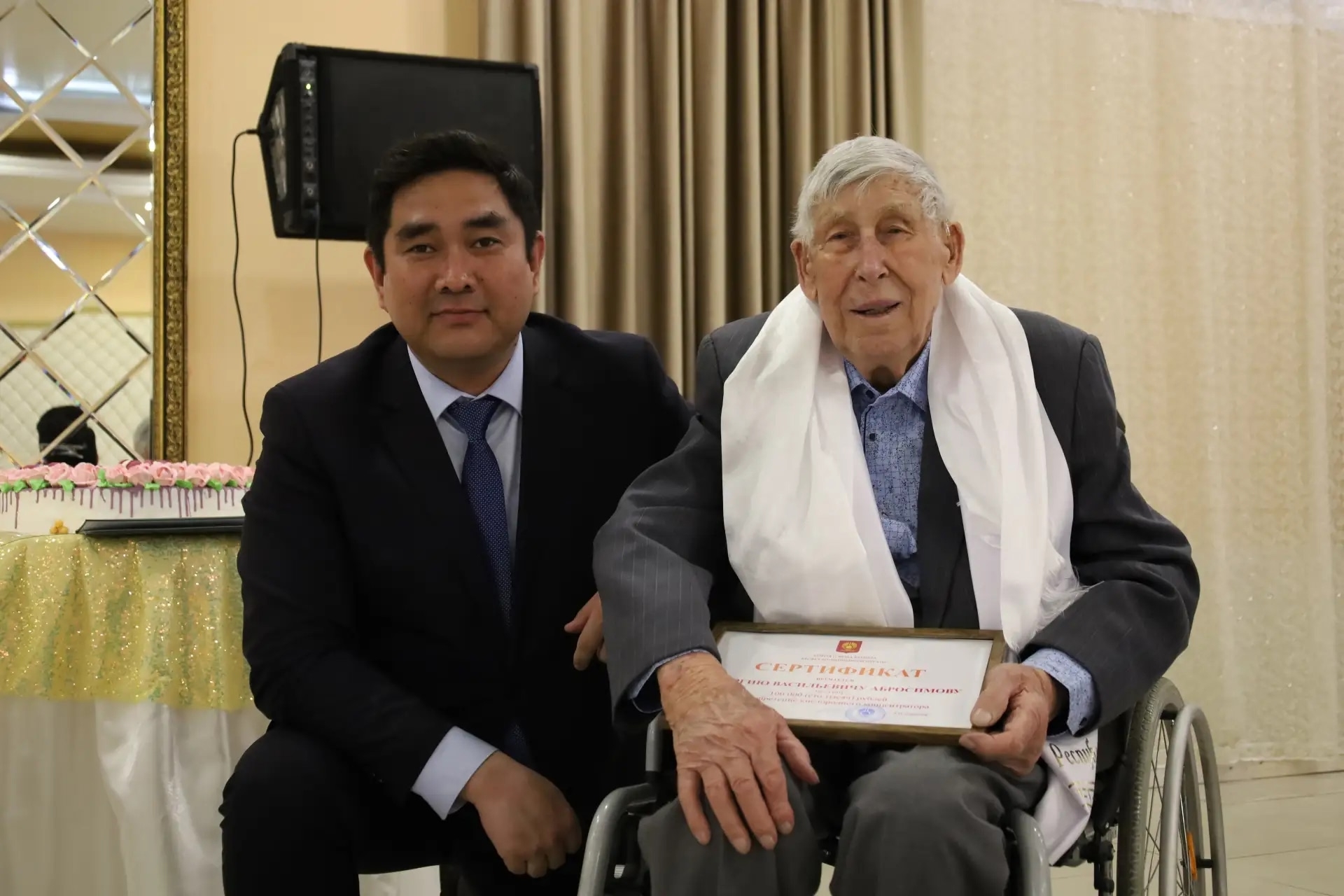 Сегодня лично поздравил со 100-летним юбилеем нашего легендарного фронтовика — Георгия Васильевича Абросимова.