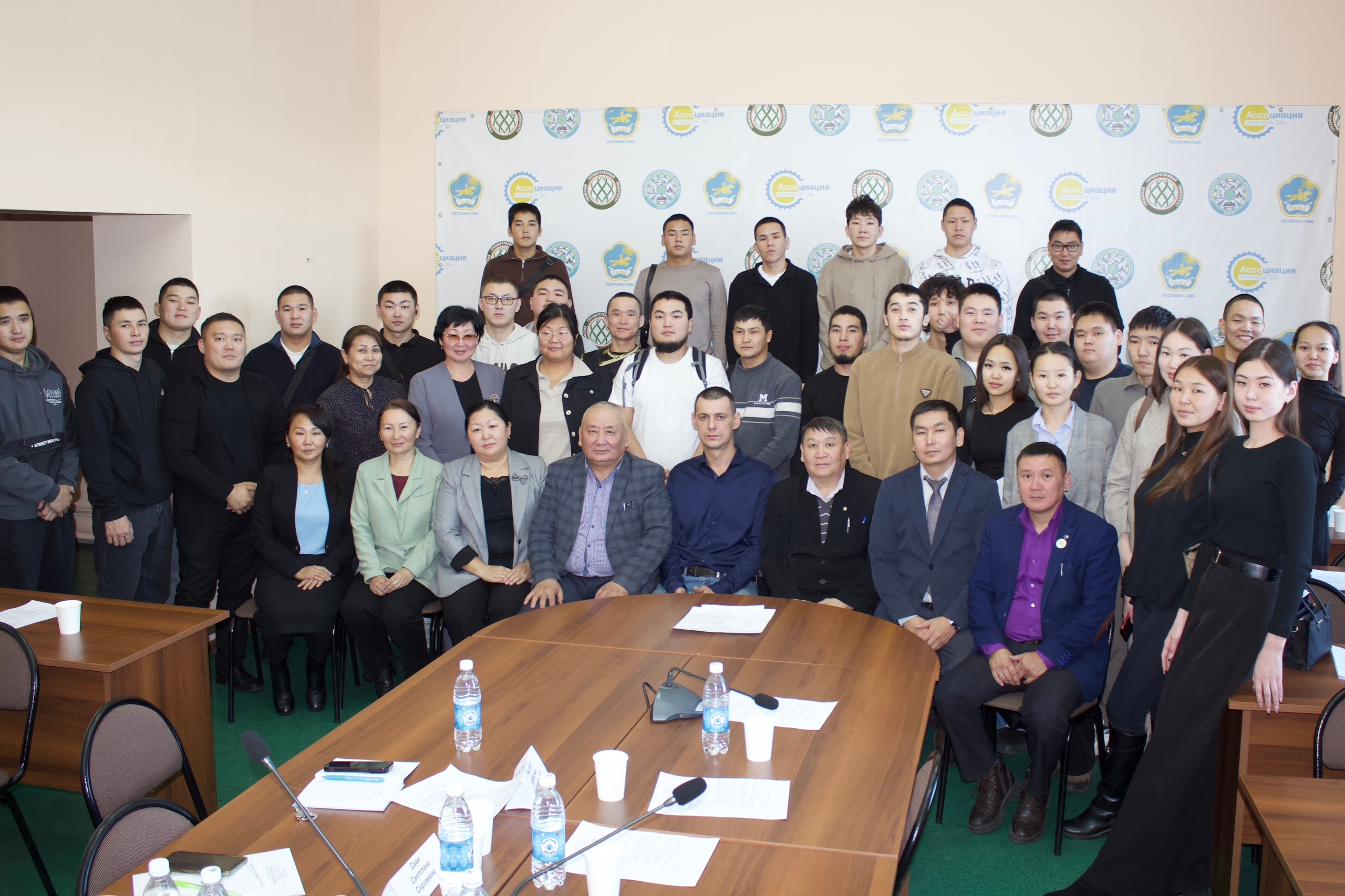 В ТувГУ обсудили будущее энергетики и энергосбережения в рамках круглого стола