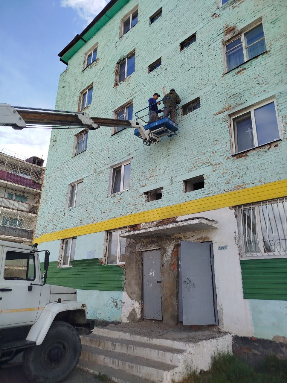 В многоквартирных домах установлено освещение В многоквартирных домах установлено освещение